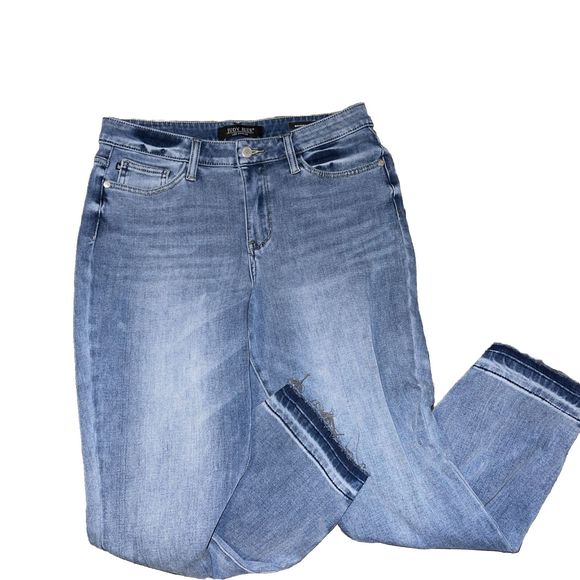 Judy Blue Women's 7/28 Distressed Stretch Boyfriend Fit Medium Wash Jeans - Picture 1 of 8